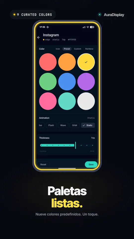 Nueve muestras de color predefinidas con el amarillo elegido y una luz amarilla por el borde de la pantalla